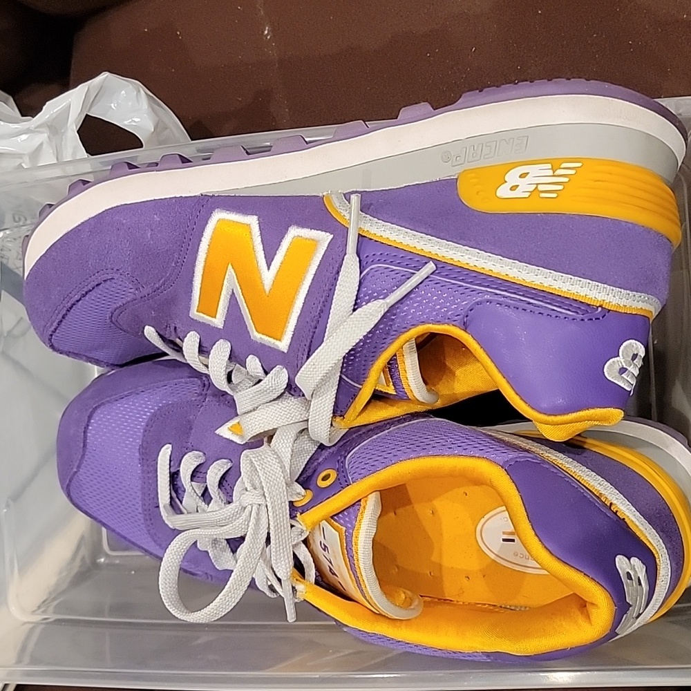 Wmns 574 'Stadium Jacket Pack - Lakers'
